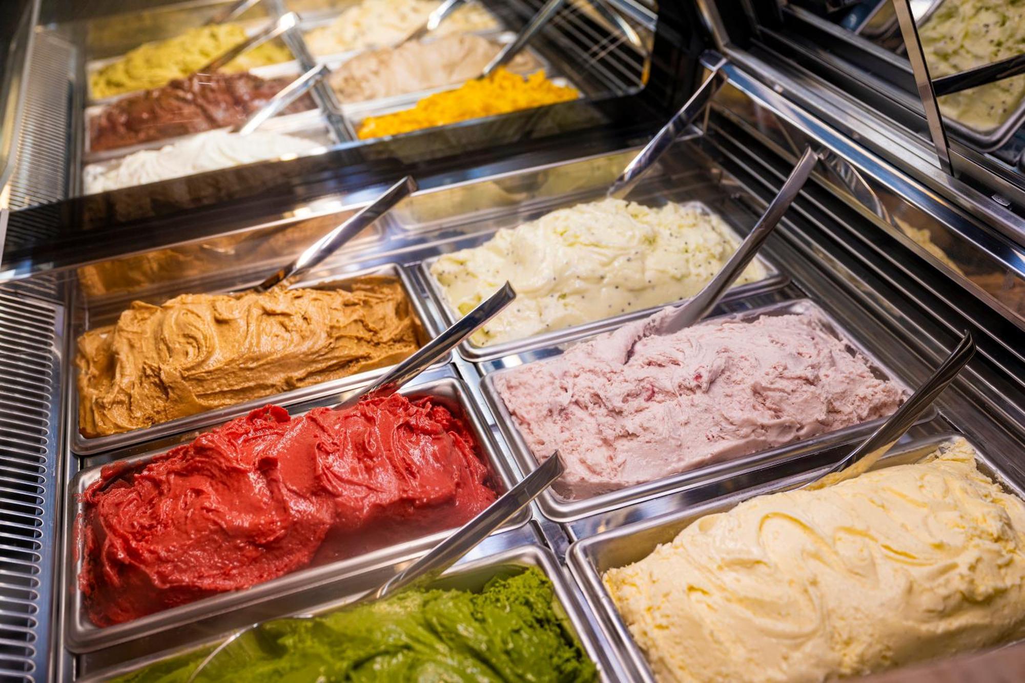 Candeo Hotels Osaka The Tower Bagian luar foto Italian gelato