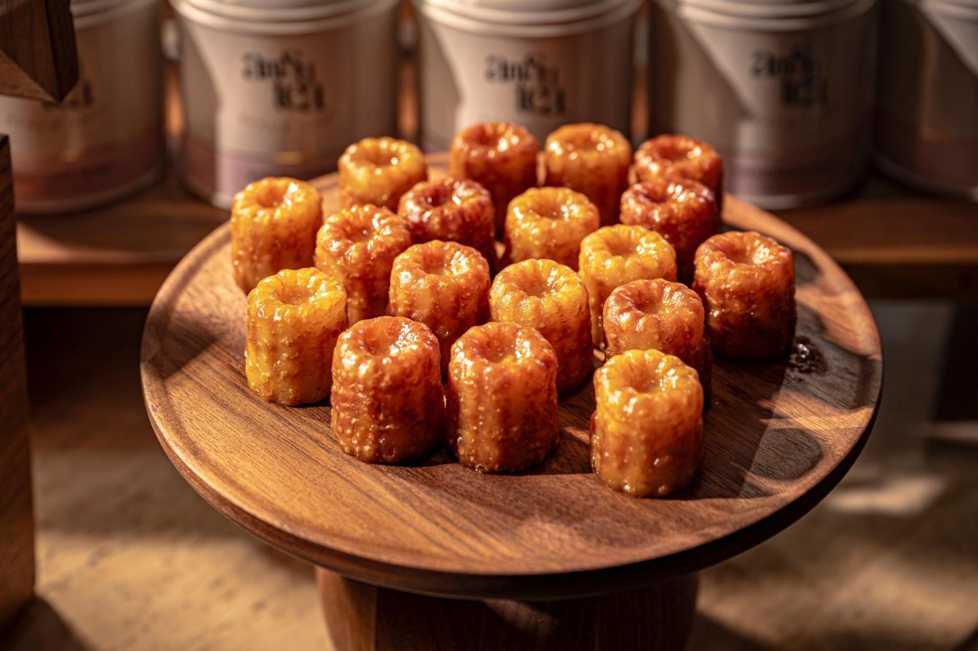 Candeo Hotels Osaka The Tower Bagian luar foto Choux pastry