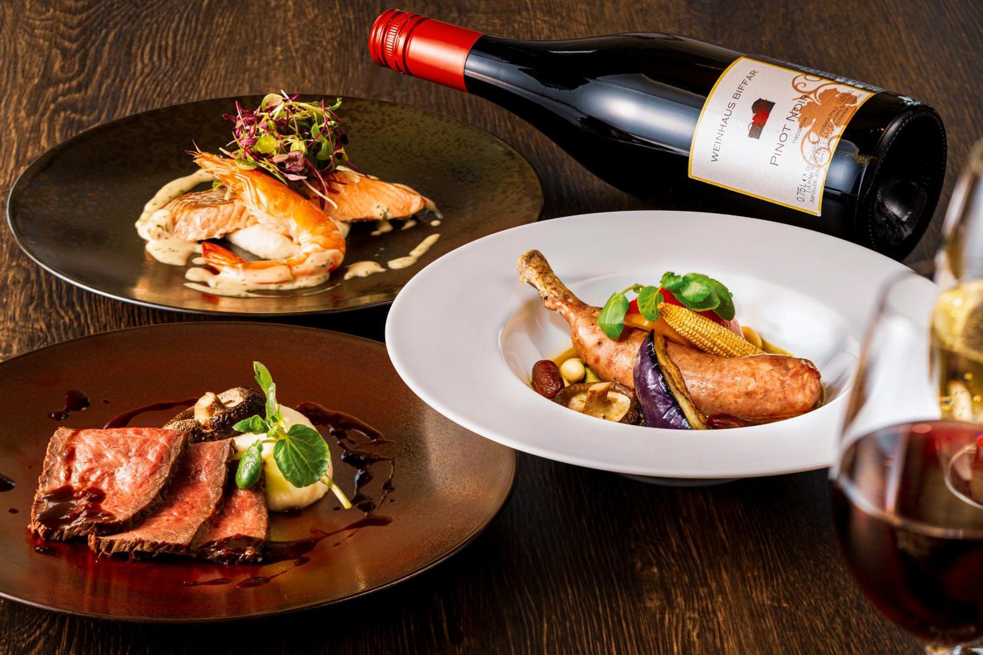 Candeo Hotels Osaka The Tower Bagian luar foto A selection of dishes from the restaurant